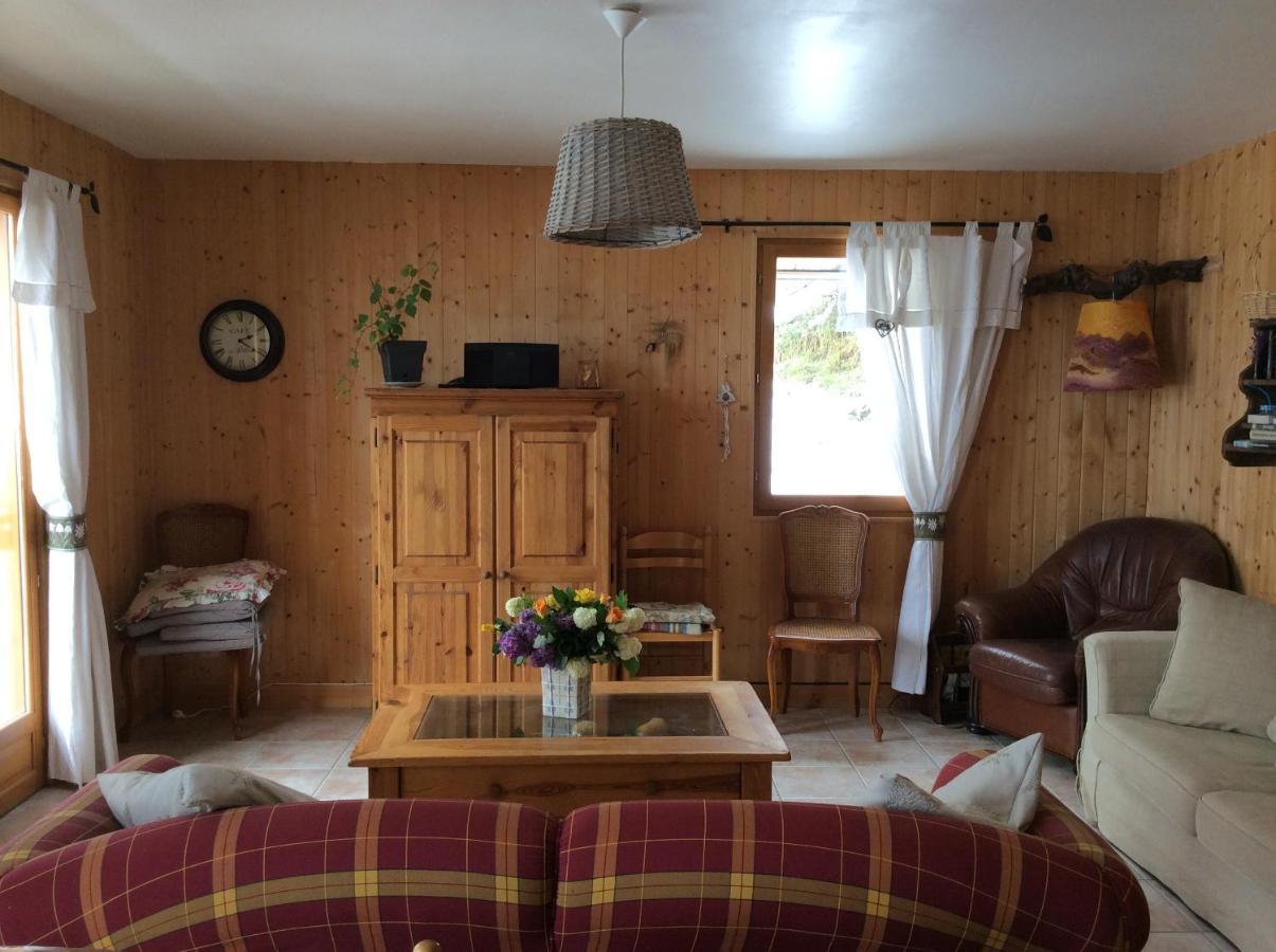 Chambre D'Hote Les Carlines 阿维厄 外观 照片